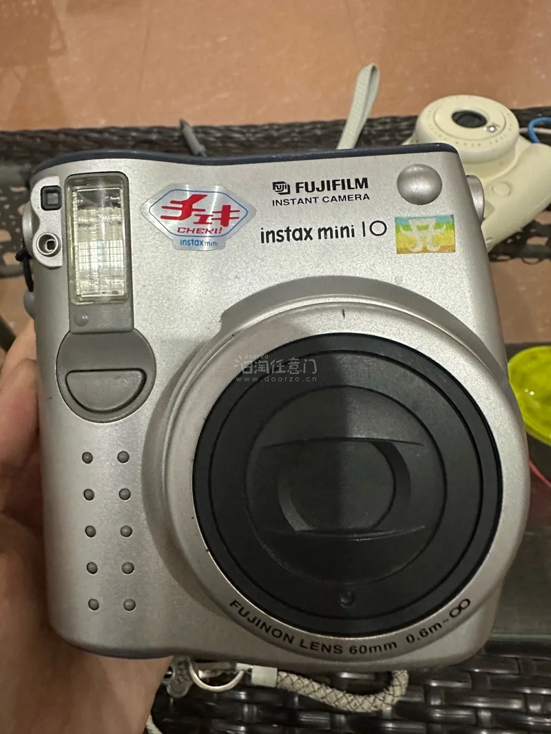 价格也是很便宜，包裹很严实，主要拍立得价格美丽，很喜欢，外观都有轻微嗑伤但是不影响使用，都可以正常使用，