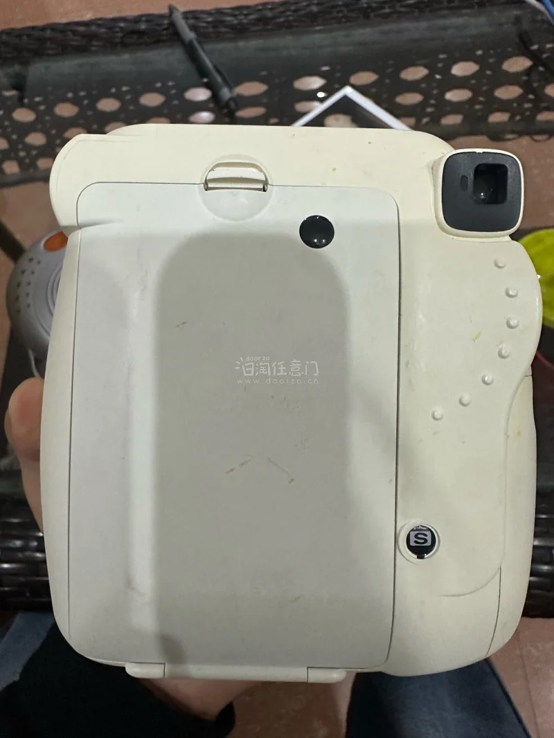 价格也是很便宜，包裹很严实，主要拍立得价格美丽，很喜欢，外观都有轻微嗑伤但是不影响使用，都可以正常使用，