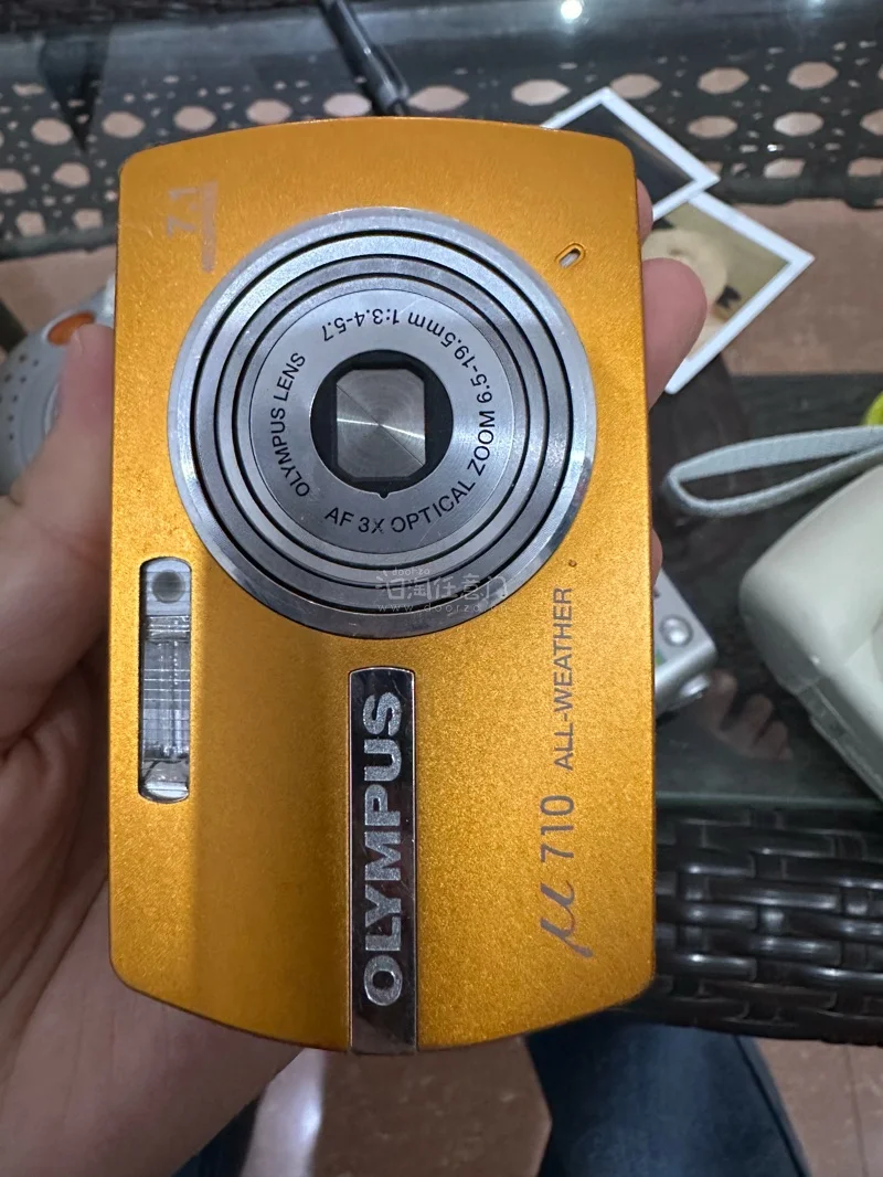 价格也是很便宜，包裹很严实，主要拍立得价格美丽，很喜欢，外观都有轻微嗑伤但是不影响使用，都可以正常使用，