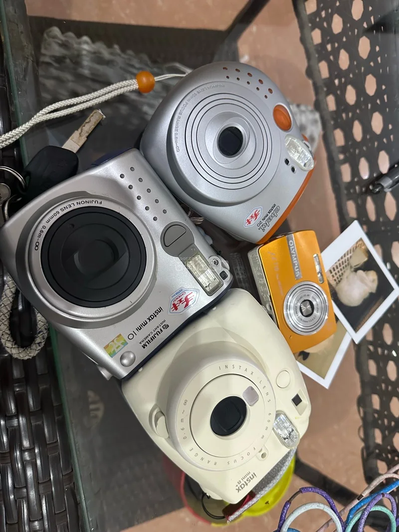 价格也是很便宜，包裹很严实，主要拍立得价格美丽，很喜欢，外观都有轻微嗑伤但是不影响使用，都可以正常使用，