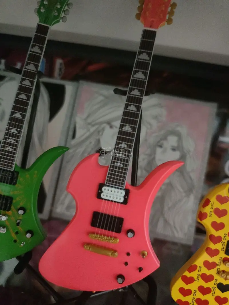 之前买的几单时效都很稳定，从下单到签收一般也就十来天，偶尔遇到节假日也不会拖太久。 包裹包装得很仔细，纸箱结实，里面还会塞缓冲材料，化妆品、小摆件这些怕摔的东西都保护得很好。 