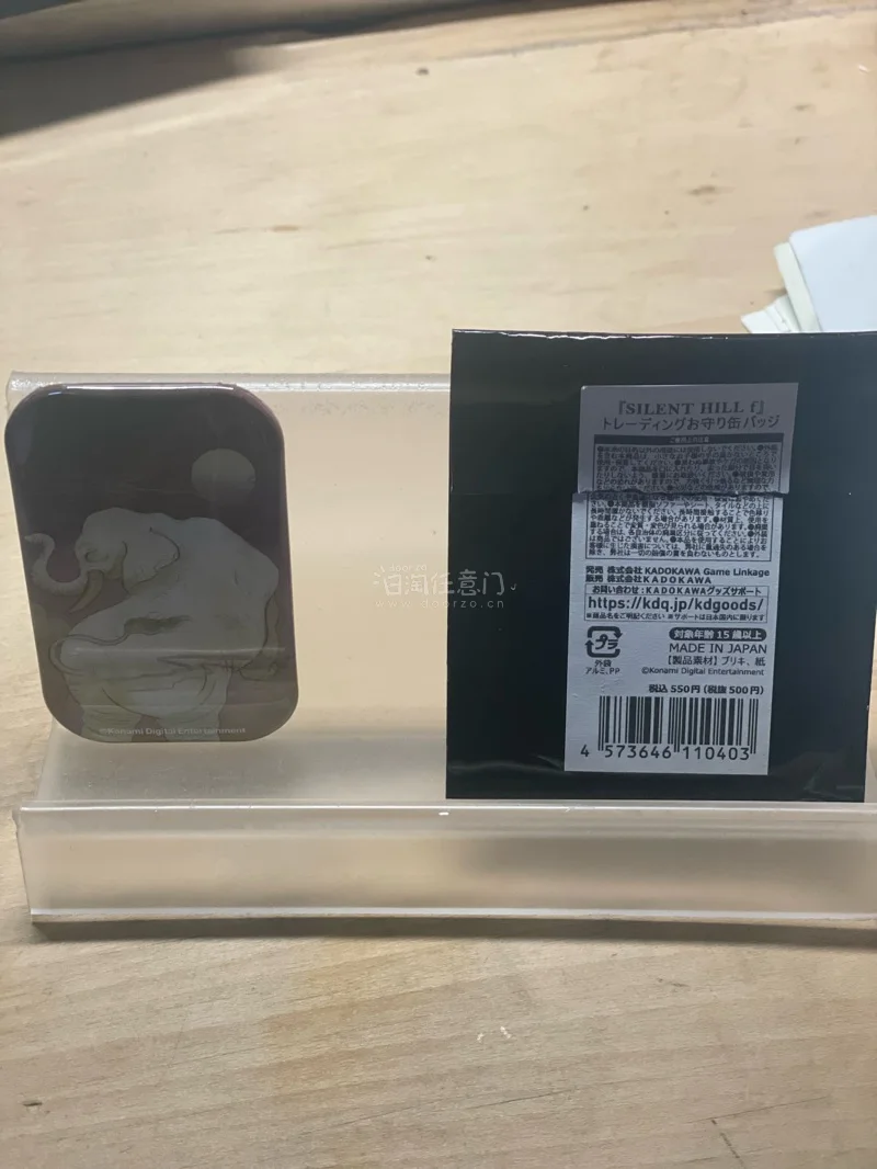 这单用的竹蜻蜓，大概两周左右的时间就到了。在煤炉上买到了寂静岭f御守胸章，还有零红蝶重制版全新的Book Off胶片式书签特典，fans值得收藏起来