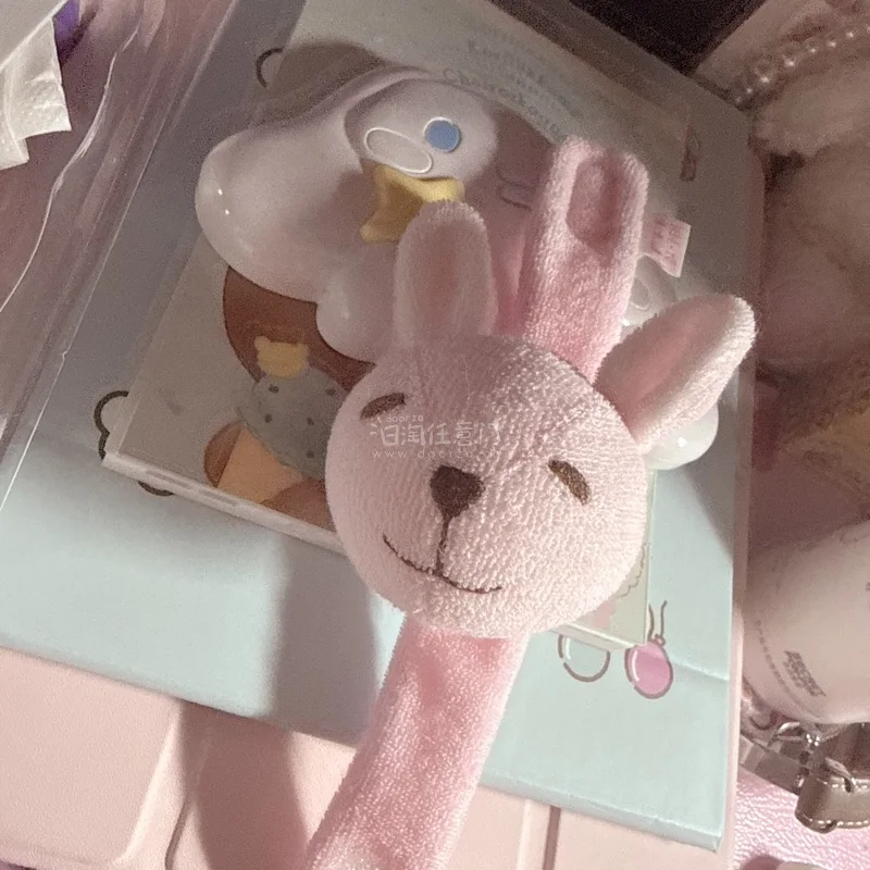 非常非常开心，图一的兔丸是给朋友买的，收到之后不是长方形的还以为没送盒子，看了一下卖家的介绍，“需要盒子可以留言，可将盒子折叠放入”，我意识到好像没留言 应该是没送盒子。但是！?打开之后居然有盒子！！！盒子叠好了很整齐地放在里面，非常非常开心?非常满意的又一次购物?...