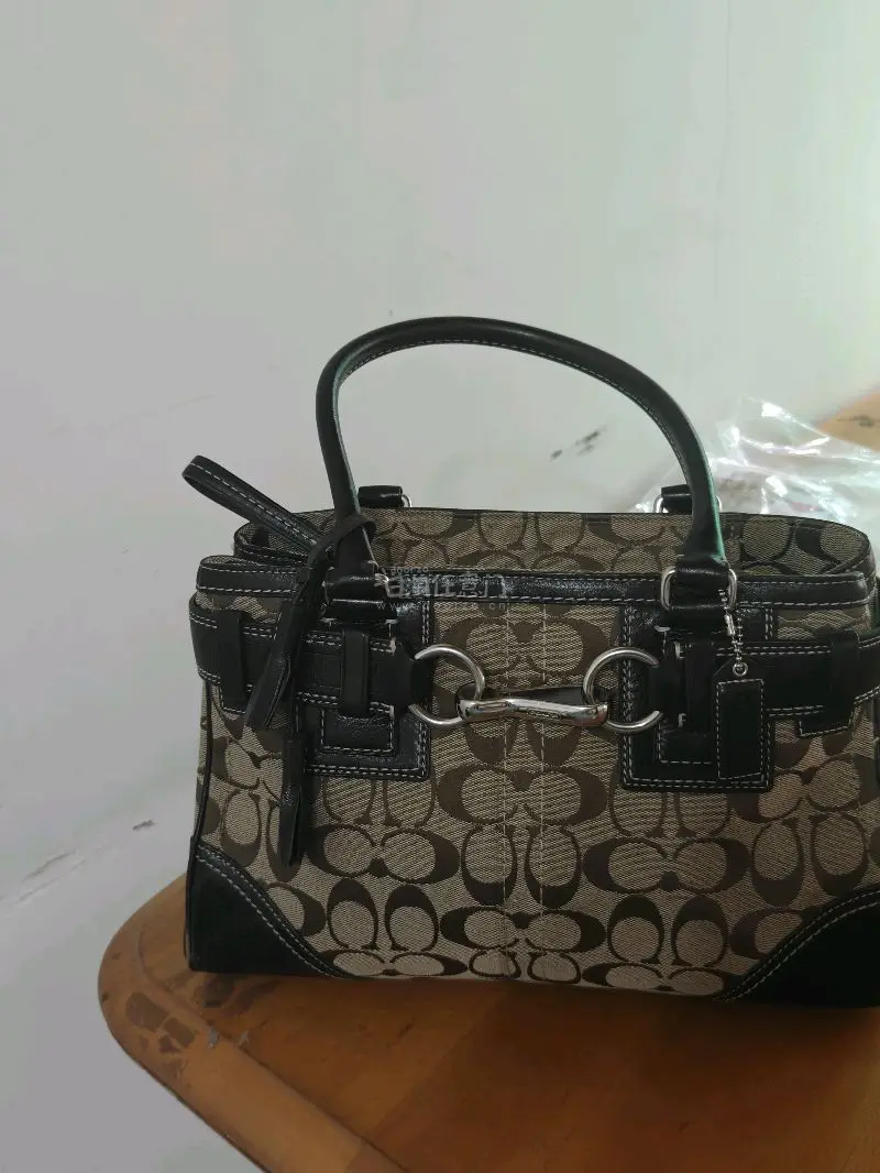 买的生日礼物 挖煤姬淘物终于到了～算是安全下车了，到手体验很不错，东西很新，打包的挺严实的，到手把玩起来很舒服，没啥问题。发货后没几天就到手了，箱子也挺厚实打包的也很好，盒子也没有运损，算是一次不错的购物体验