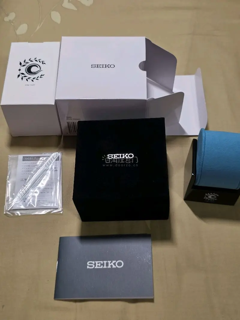 预定的时候生病住院忙忘了，终于收到了，真的超级好看啊，正常通勤也合适，王姐yyds！！！(๑♡ω♡๑）