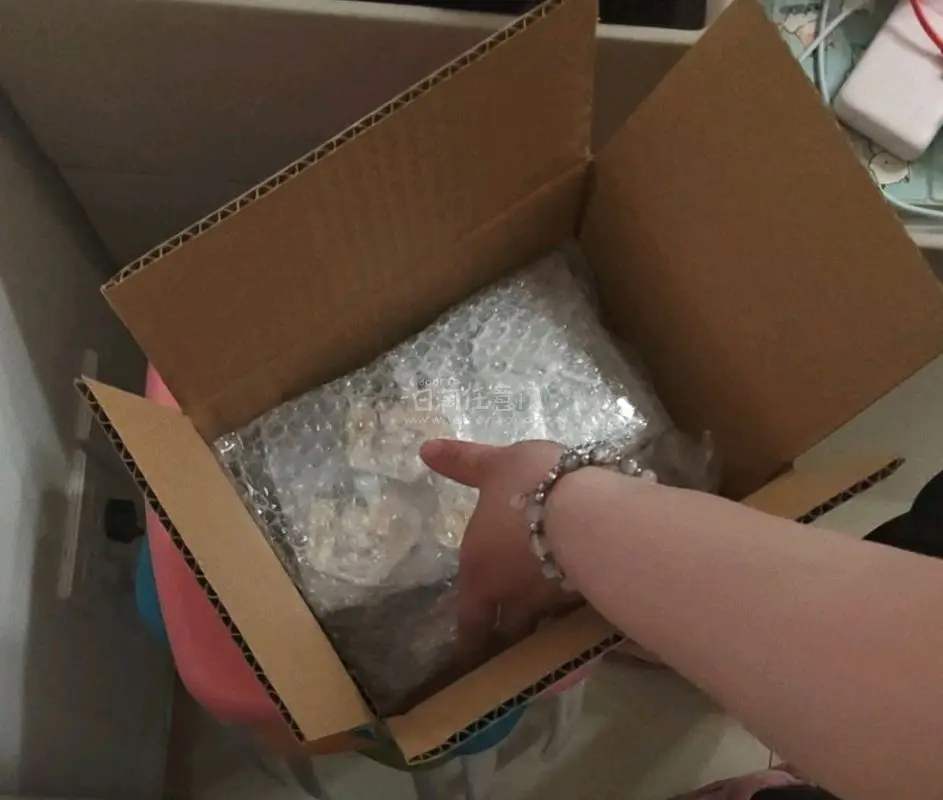 挖煤姬切的第一单，体验感很好，这单走的竹蜻蜓，包裹很严实，还包了好几层泡沫纸，东西完全都没有损伤，运输比想象中快很多，东西也很好，选择挖煤姬页面简洁方便，适合新人用，第一次切很开心