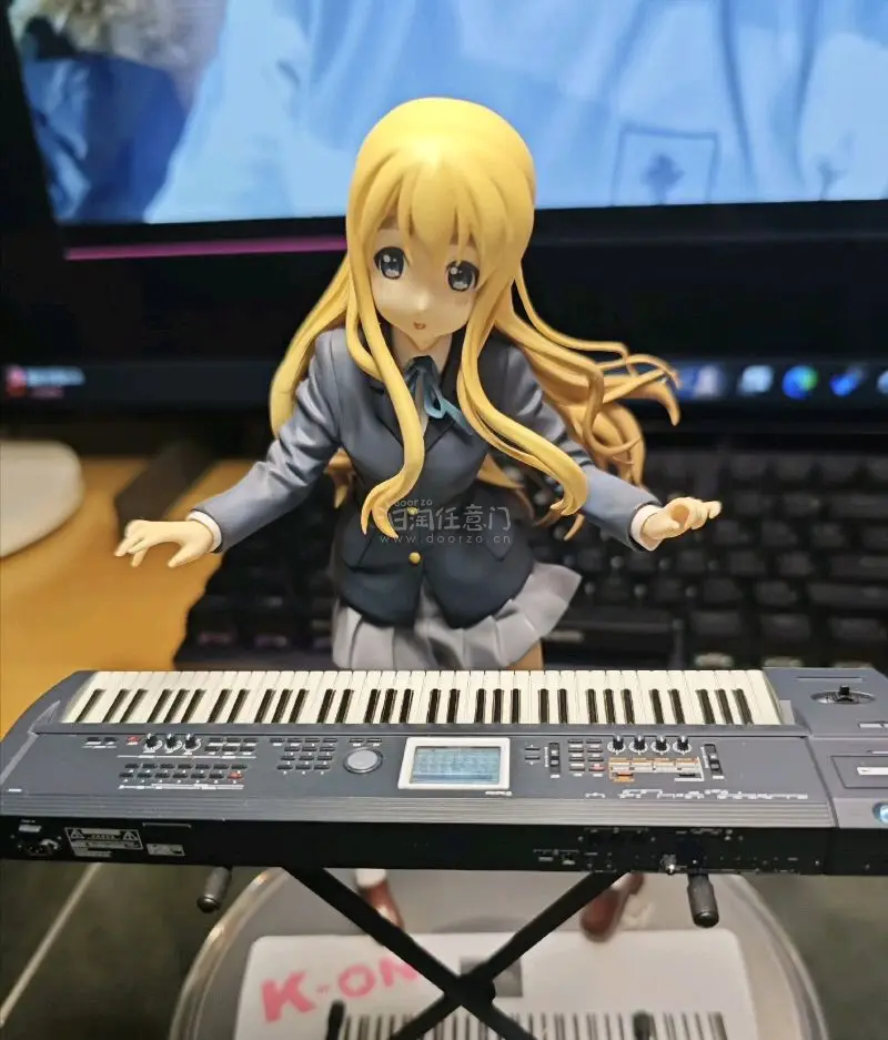 女皇之刃手办太绝！面雕超还原原画，盔甲/服饰细节拉满，涂装细腻无溢色，动态造型张力足，质感高级，收藏摆柜都超赞。