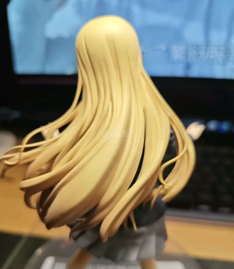 女皇之刃手办太绝！面雕超还原原画，盔甲/服饰细节拉满，涂装细腻无溢色，动态造型张力足，质感高级，收藏摆柜都超赞。