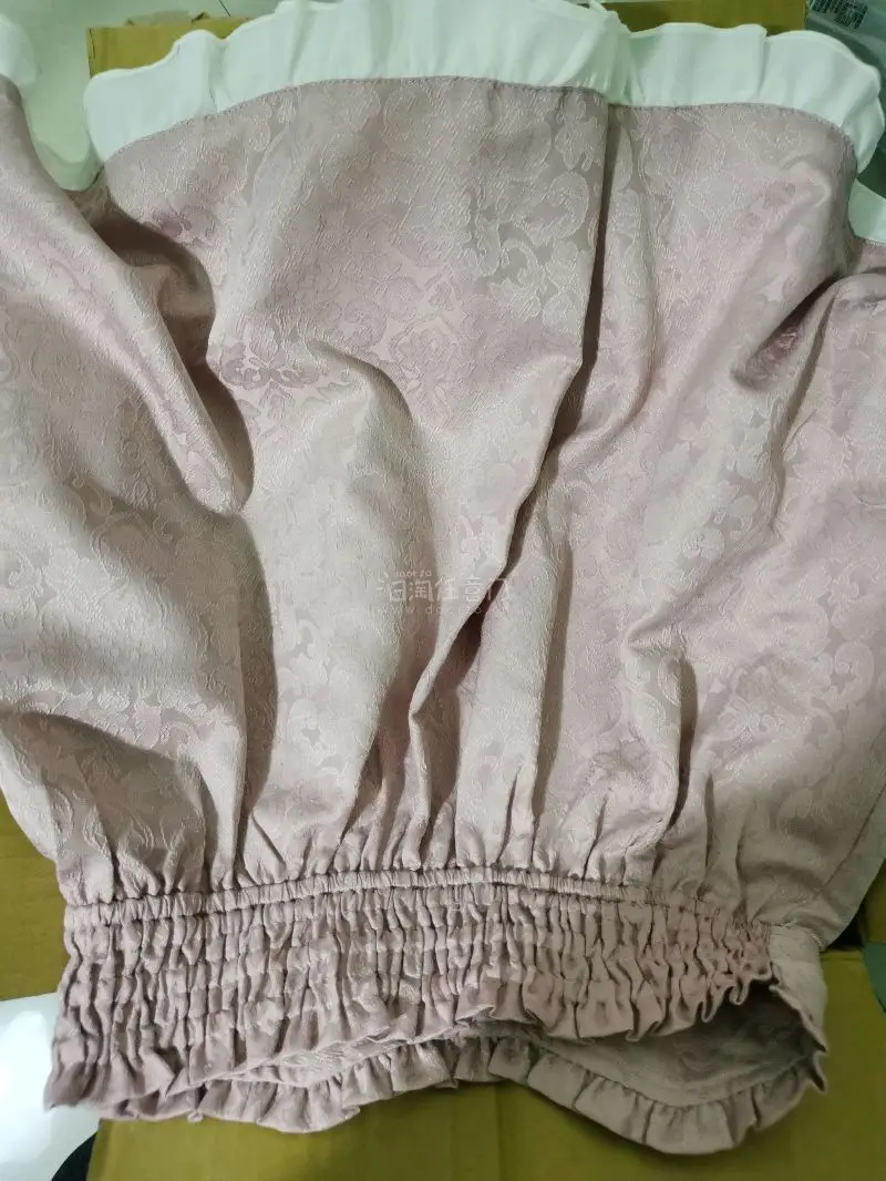 谁能想到这竟然是lizlisa很多年前的款式！感觉比现在的新款都美很多，能买到真的很开心，走的EMS非常快六天就到手了，还会继续使用这个平台购物的(´இωஇ｀)