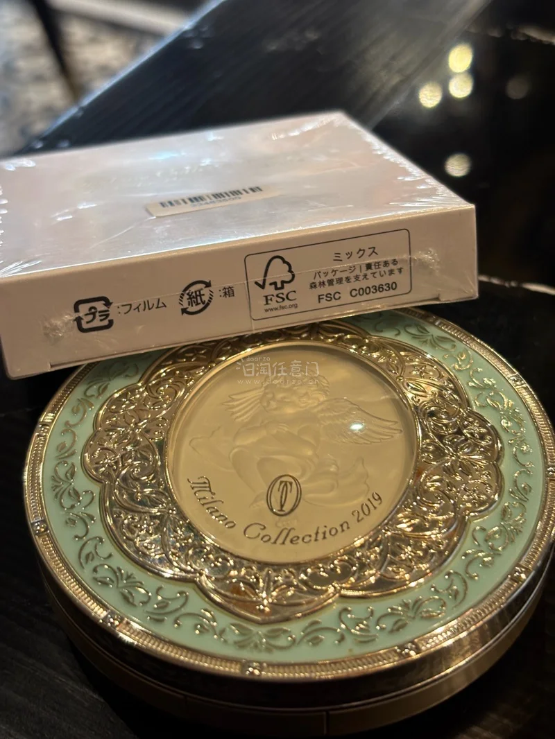 四月份收到了三样挖煤姬挖到的美妆好物，都特别满意！
挖到了嘉娜宝超好看的19年粉饼壳子，真好看啊，刚好能放进我的粉饼替换。香奈儿78一个冷门的蓝色盘，也不错（比最火的78便宜很多哈哈）。另外还有dior933，很好看的粉紫色盘子！
挖到的都是超级好价，物流也很迅速，...