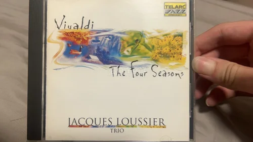 在任意门淘了很多次了，终于是以比较好的价格蹲到了自己喜欢的唱片，选的竹蜻蜓也很稳定，包装啥的根本不需要担心，如果速度能再快点就更好了