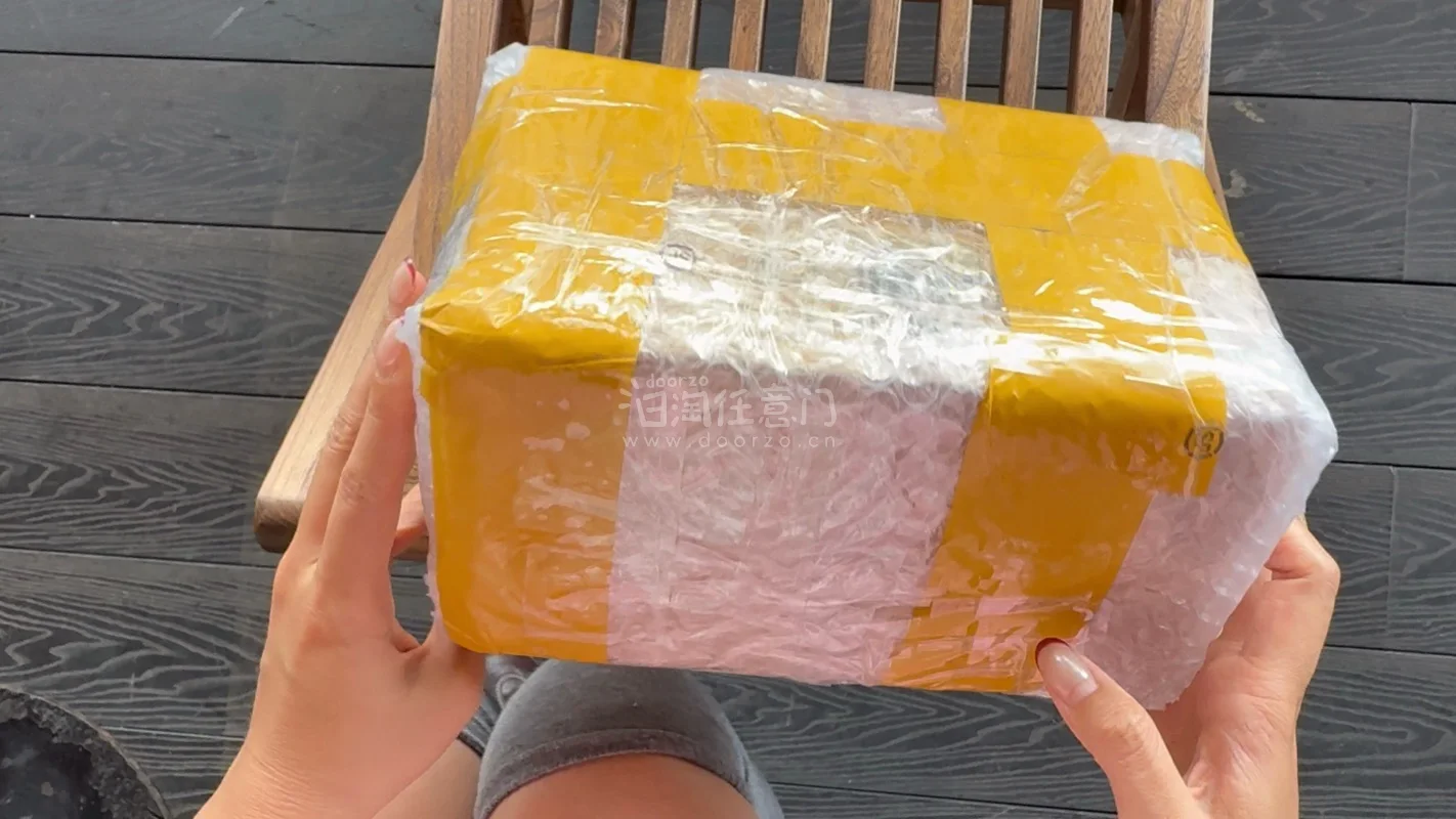 在挖煤姬淘CCD真的太香了！平台界面友好，一键翻译对日语小白太友好，逛煤炉毫无压力。物流速度超快，包裹加固得严严实实，拆的时候好费劲拆了半天，收到时相机成色比预想的还要好，完全没磕碰。下次还来！