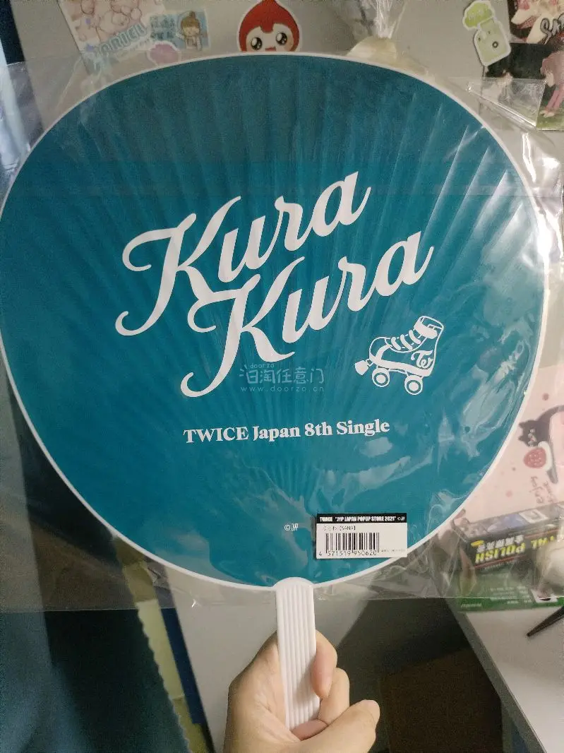 这次选择了日本邮政epl，物流还是很快的，可惜卡在海关让我提交了申报材料，还好没有超过税先，包装也很不错扇子也没有瑕，期待下次购物