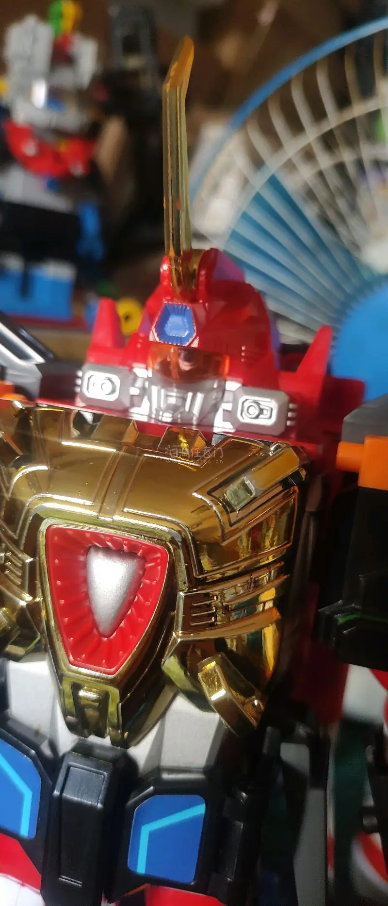 近日通过日淘平台购入Takara 1997年出品DX版雷电古利特。商品为中古款，主体成色尚可，部分配件有轻微使用痕迹，无明显缺损。下单到收货约两周，物流稳定，包装严实，无运输磕碰。商品与平台描述基本一致，合体结构与关节松紧度符合该年代玩具常态。整体流程顺畅，无额外税...