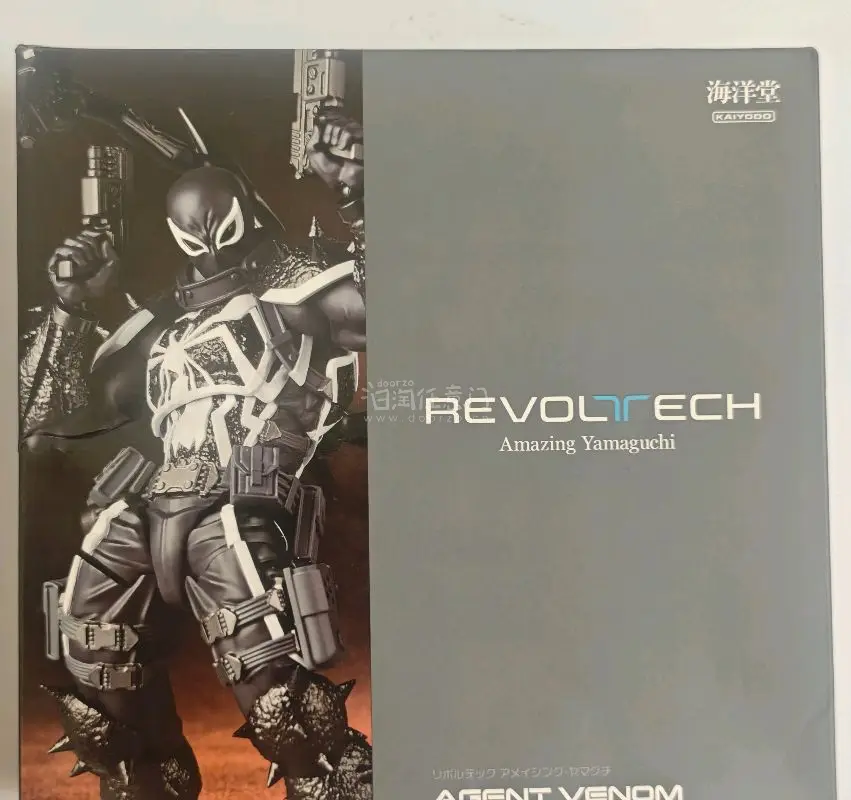 本次分享的是海洋堂惊奇山口毒液特工，这款做工很棒，关节极其丝滑，非常舒适，配件超多，量大管饱，海洋堂玩具中非常推荐的一款，感谢日淘任意门让我买到了它