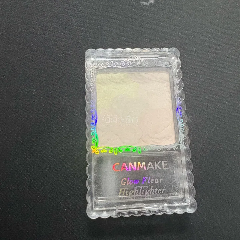 买了一些已经绝版的日系彩妆，眼影盘和高光，价格很划算！状态也很不错，物流也很快，也没有破损，包装很满意。