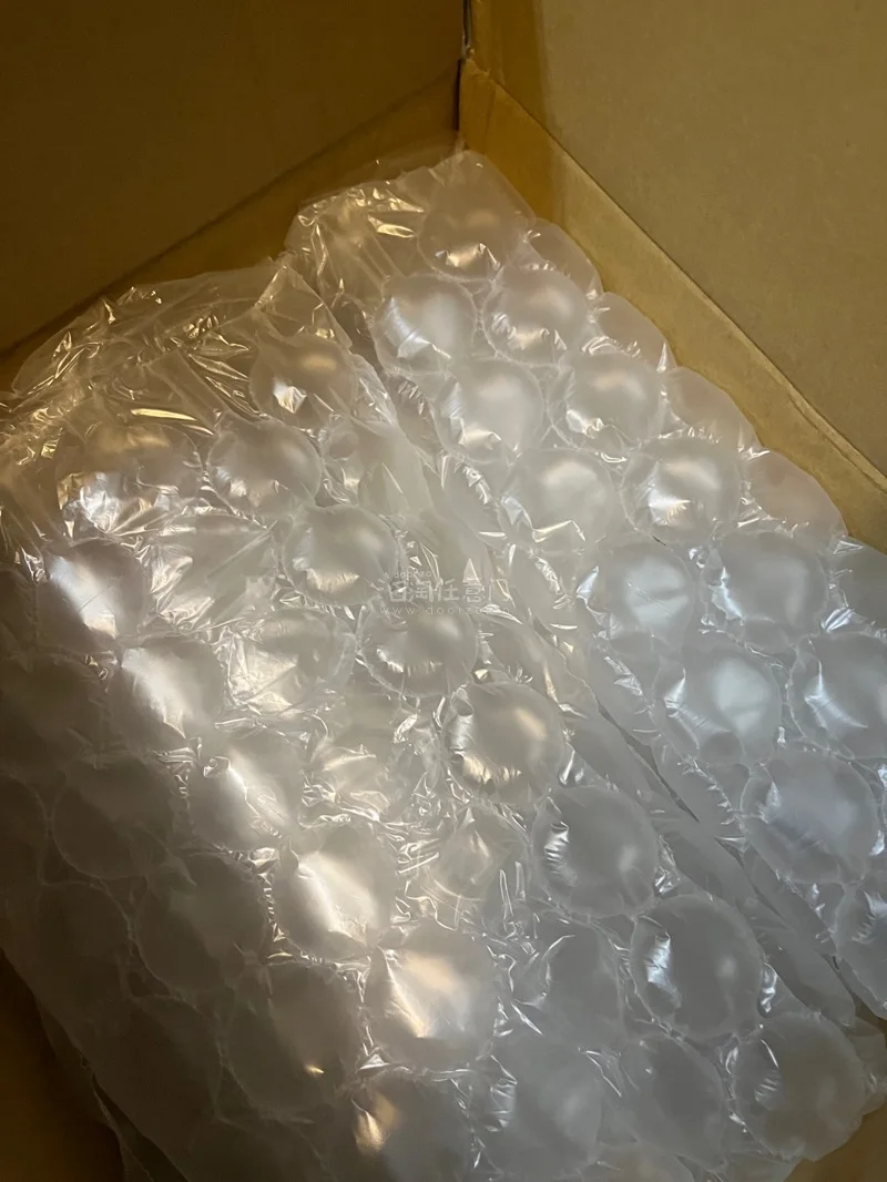 这次在挖煤姬收的美少女战士和魔卡少女樱中古周边，体验感直接拉满！平台操作超省心，从下单到合单全程清晰透明，完全不用操心。最惊喜的是打包，每本画册都用气泡膜裹得严严实实，连边角都没磕碰，细节感拉满！物流也比预期快很多，到手时品相和描述完全一致，没有任何瑕疵。中古周边收...