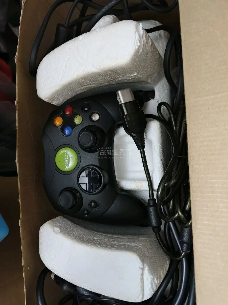 在任意门入手的游戏机成色超棒，与描述完全一致，原装无拆修，按键灵敏、运行流畅。物流加固到位，包装严实无磕碰，全程可追踪。价格比国内划算很多，客服回复及时，积分还能抵扣运费，海淘体验满分，推荐给游戏玩家，下次还会回购！