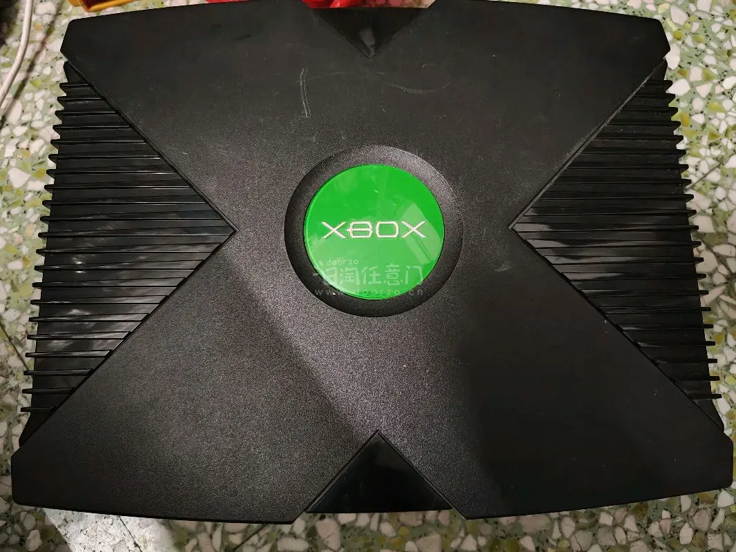 在任意门入手的游戏机成色超棒，与描述完全一致，原装无拆修，按键灵敏、运行流畅。物流加固到位，包装严实无磕碰，全程可追踪。价格比国内划算很多，客服回复及时，积分还能抵扣运费，海淘体验满分，推荐给游戏玩家，下次还会回购！