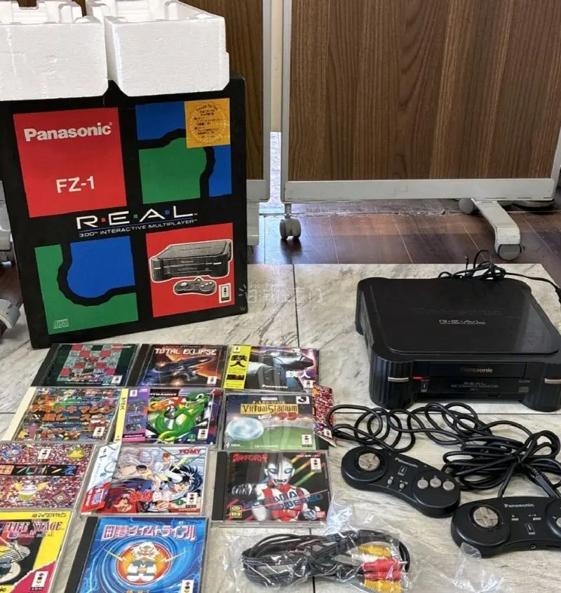 在任意门入手的游戏机成色超棒，与描述完全一致，原装无拆修，按键灵敏、运行流畅。物流加固到位，包装严实无磕碰，全程可追踪。价格比国内划算很多，客服回复及时，积分还能抵扣运费，海淘体验满分，推荐给游戏玩家，下次还会回购！