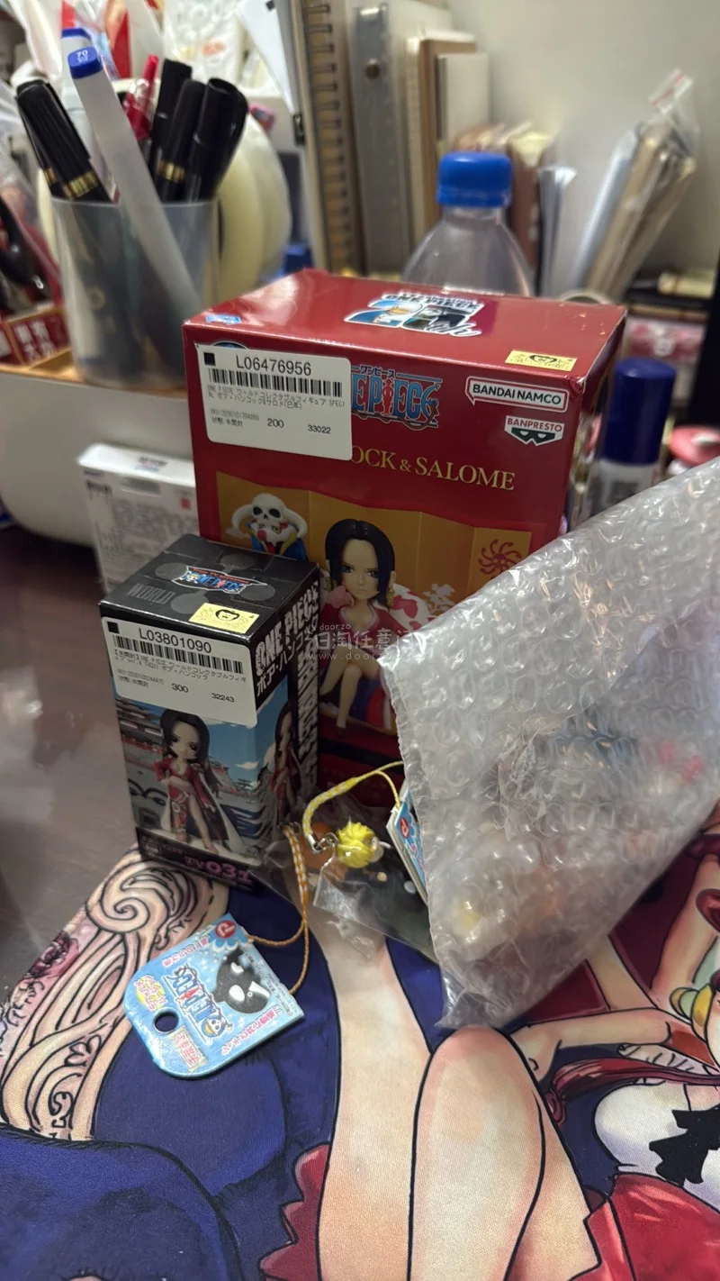 sp巳蛇女帝和wcftv4七武海女帝get，很开心买到了全新的景品，状态很好。挖煤姬真的很方便，选择多、品种多