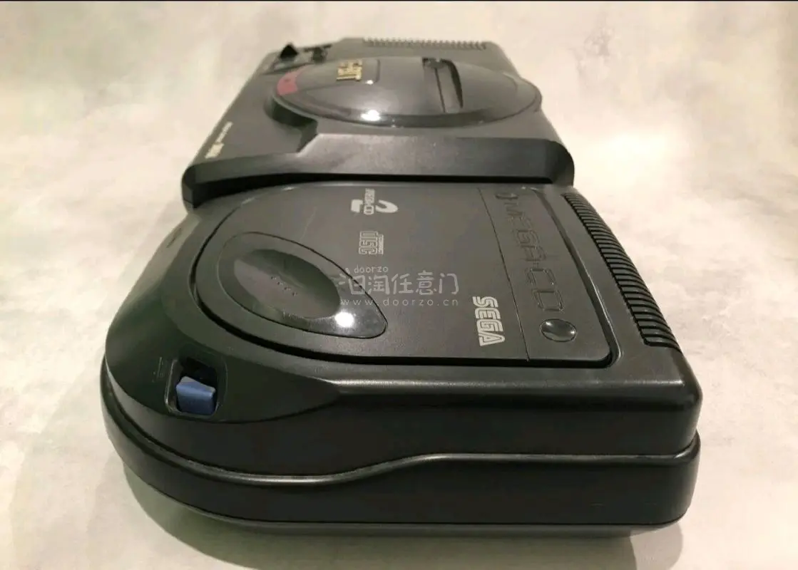 终于在任意门淘到心仪的中古主机，箱说全成色如新，品相超出预期。平台操作简单，合箱省钱，打包专业，运输安全放心。日版原装正品，功能完美，性价比拉满。对于怀旧玩家太友好，安全下车，强烈推荐！