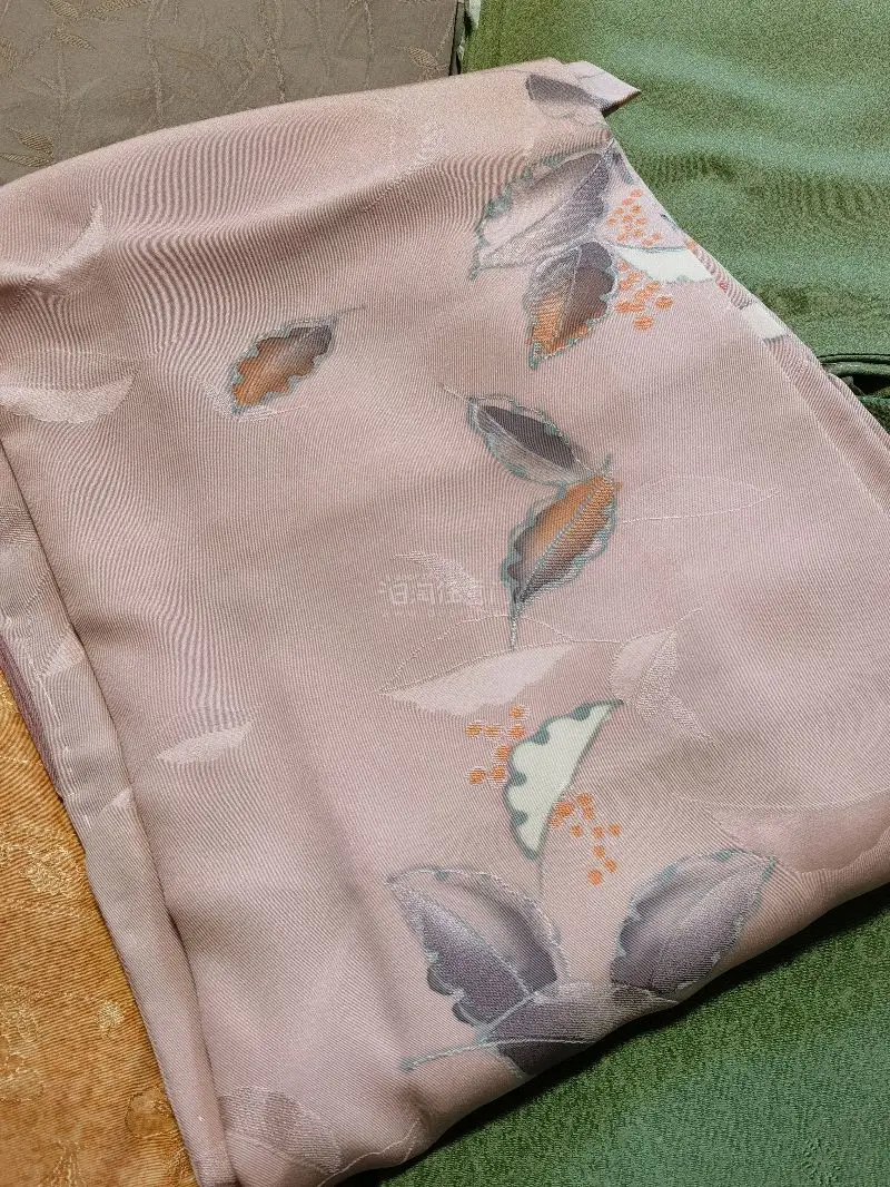 这次使用挖煤姬的煤炉拍卖买了4件衣服，都是非常好看的布料价格经过挖煤姬的讲价功能也很实惠衣服到手非常惊喜，很好看，也很干净感谢打包老师的用心打包这次走的是海运，从发货到拿到手只用了28天使用了积分抵扣后运费也非常划算最近新人注册还有更多优惠有喜欢单机切煤的可以试试！...