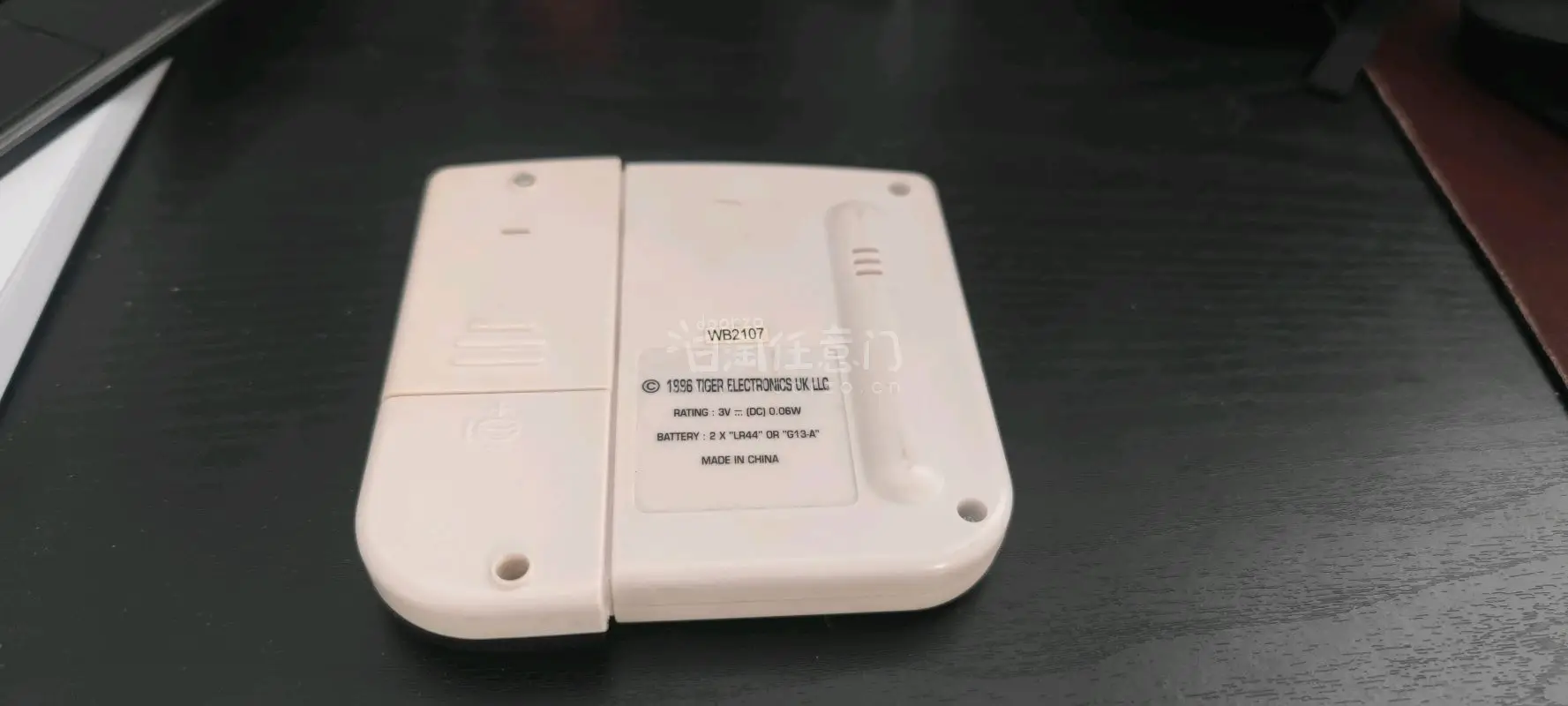 一百零一斑点狗来了，很喜欢这个动画，也喜欢动画周边的游戏机。不过可笑的是台译总是会让人很意外，一百零一斑点狗生生翻译成101忠狗。