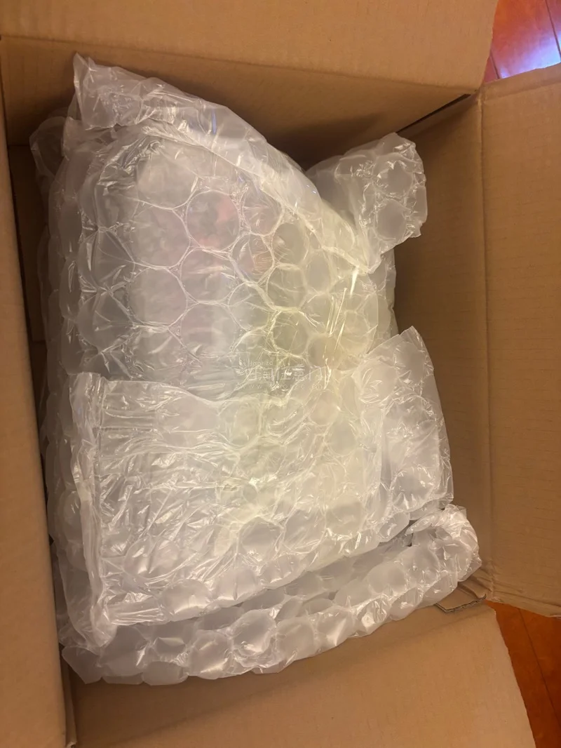 这是龙珠一番赏 超级赛亚人决战系列的两大反派人物
那美克星篇章的最终形态弗利萨 
布欧篇章的魔法师巴比迪 
竹蜻蜓的打包很给力 很满意