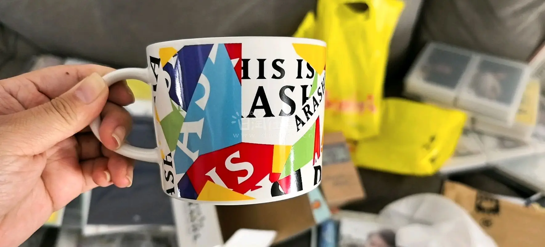 四月挖煤姬第二个快递，是用的海运，很顺利就过了，虽然自提海关开箱周边但丝滑过关，挖煤姬查询物流真的很方便，这次日拍买了个垃圾箱，开出很多稀奇古怪的周边