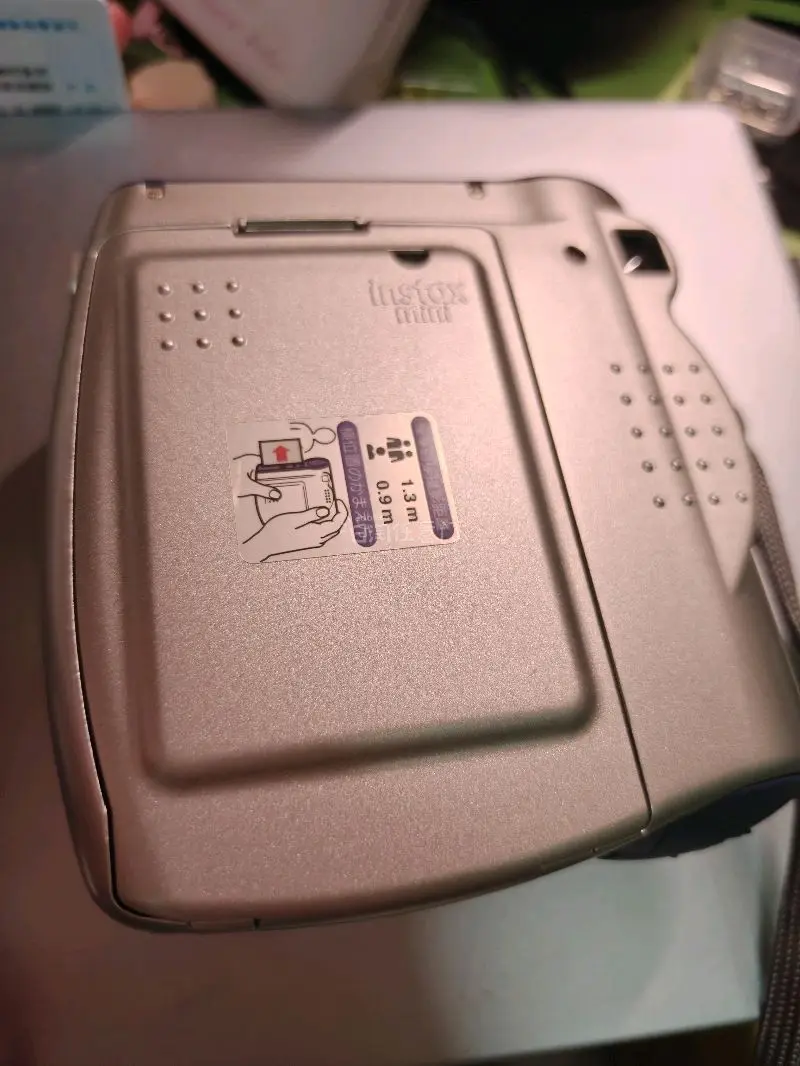 买了一个非常好价的mini10，最后兜兜转转还是买了mini10，成像非常锐利我很喜欢，还买了一件梦展望的连衣裙，以及一件PUMA的古着卫衣