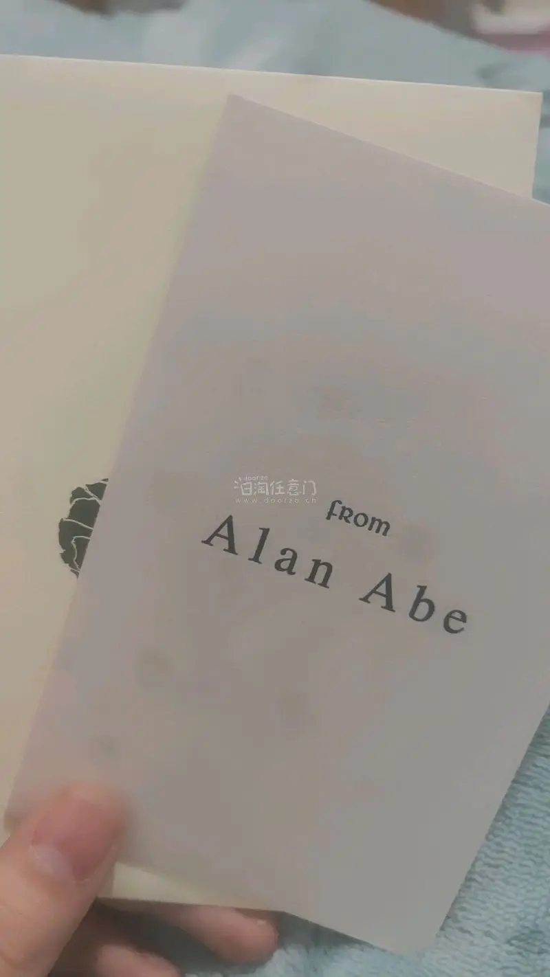 很好的一次购物，樱花妹包装很好，很严实，收到了非常喜欢的一张切页，超开心！还有阿部顕岚的拍立得，很好！
海运物流很快，这次大概十五天就到了！
