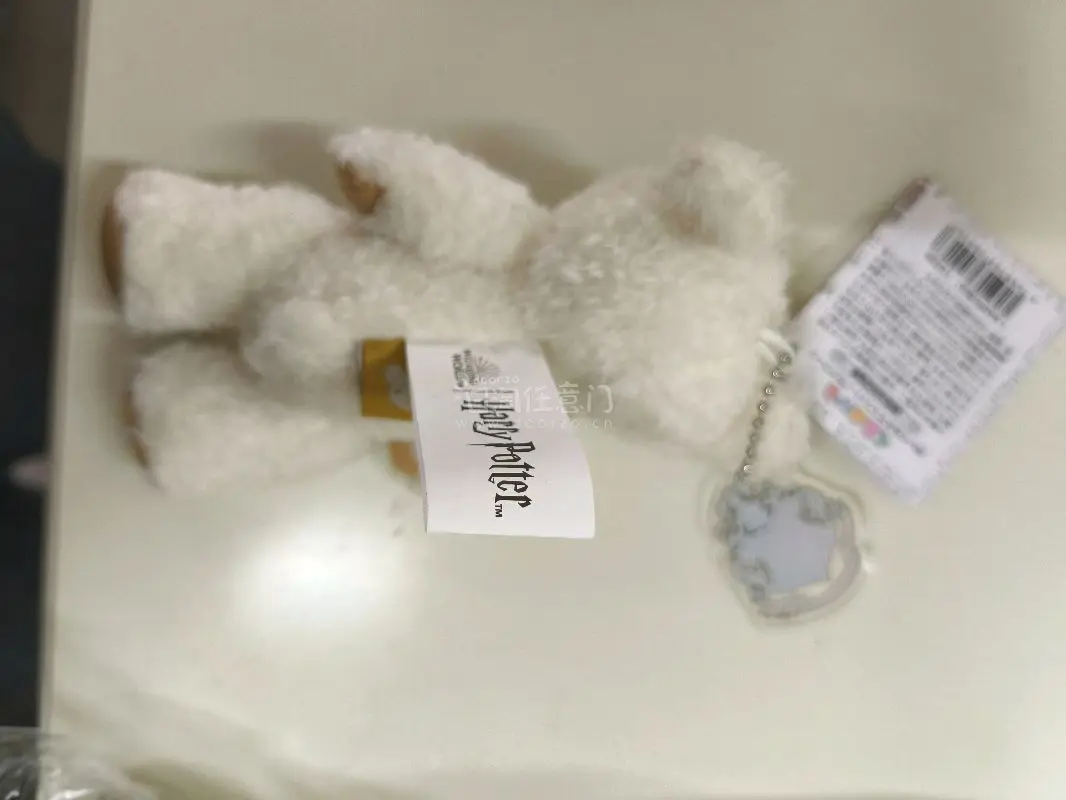 这次买了Clamp展的小可毛绒娃娃，打开时那一瞬间，特别惊喜，好大的个头，特别可爱，全新有吊牌？价格非常棒！充棉很扎实，质量很好，身体有珠珠，可以承重坐稳。还有我的哈利波特熊，其实买了好几个了，特别喜欢，脚底有H刺绣，绒绒的长毛，可爱极了。400g的包裹，使用了积分...