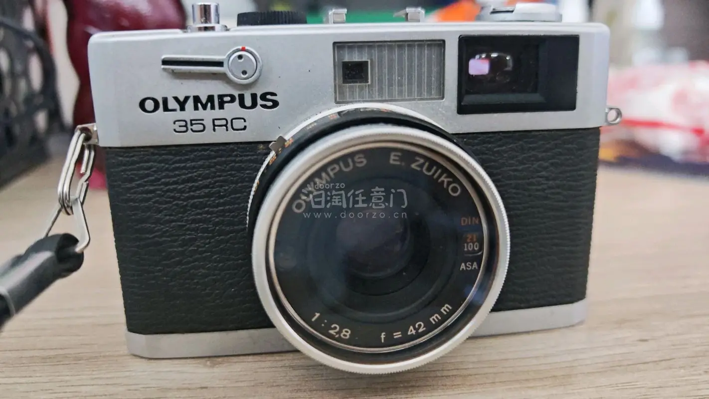 这次海淘入手的相机整体很满意，成色比预期要好，功能正常，操作手感也很舒服。物流和清关比想象中顺利，包装严实没有磕碰，性价比很高，用起来很舒心，整体体验很不错。