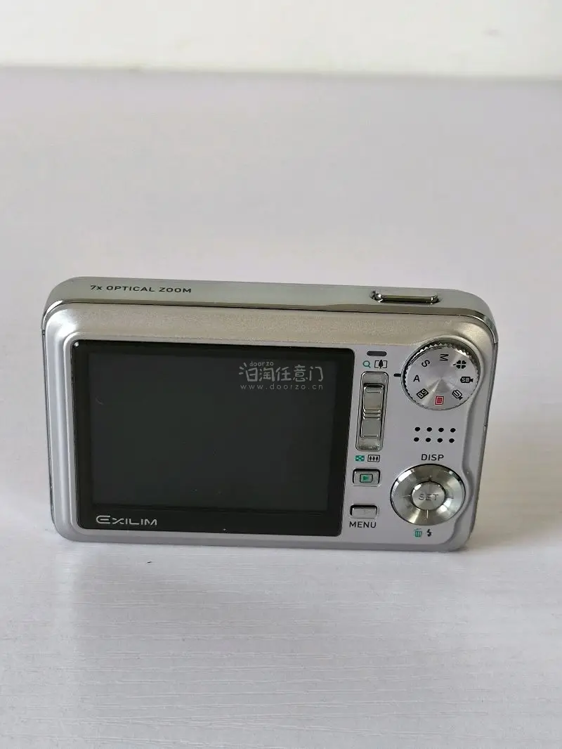 挖煤姬4月开箱，日淘CCD安全下车。我的春日踏春必备相机
终于等到挖煤姬4月包裹开箱！这次成功入手三台复古CCD，分别是富士F410、卡西欧V7和奥林巴斯u40，妥妥为春日踏春准备的拍照神器。
富士F410成色很新，还附赠电池和充电器，滑动开机的设计复古又有质感，拍...