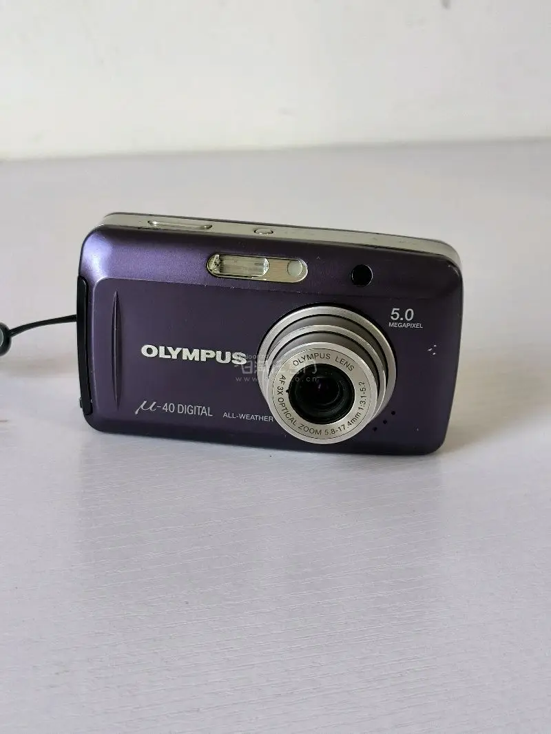 挖煤姬4月开箱，日淘CCD安全下车。我的春日踏春必备相机
终于等到挖煤姬4月包裹开箱！这次成功入手三台复古CCD，分别是富士F410、卡西欧V7和奥林巴斯u40，妥妥为春日踏春准备的拍照神器。
富士F410成色很新，还附赠电池和充电器，滑动开机的设计复古又有质感，拍...