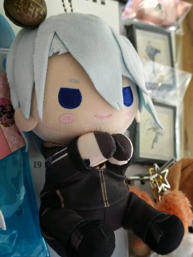 这个月的煤和骏到了！终于凑齐夜半组全员的杯垫了强迫症好开心……
抱手娃竟然连标签都还在有点震惊，也是捡到好的了