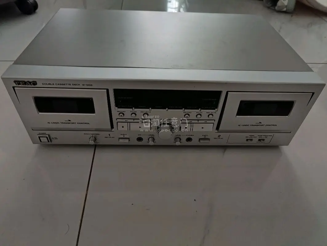 在挖煤姬用煤炉拍卖功能切了一台teac的W-1200卡座，机器很美丽。挖煤姬煤炉竞拍功能很方便，切得很快，成功拍下了商品。打包得也很好，物品没有任何损坏。挖煤姬有翻译功能页面也简洁，操作方便，搜索功能也很好用，总之是很好的购物体验。