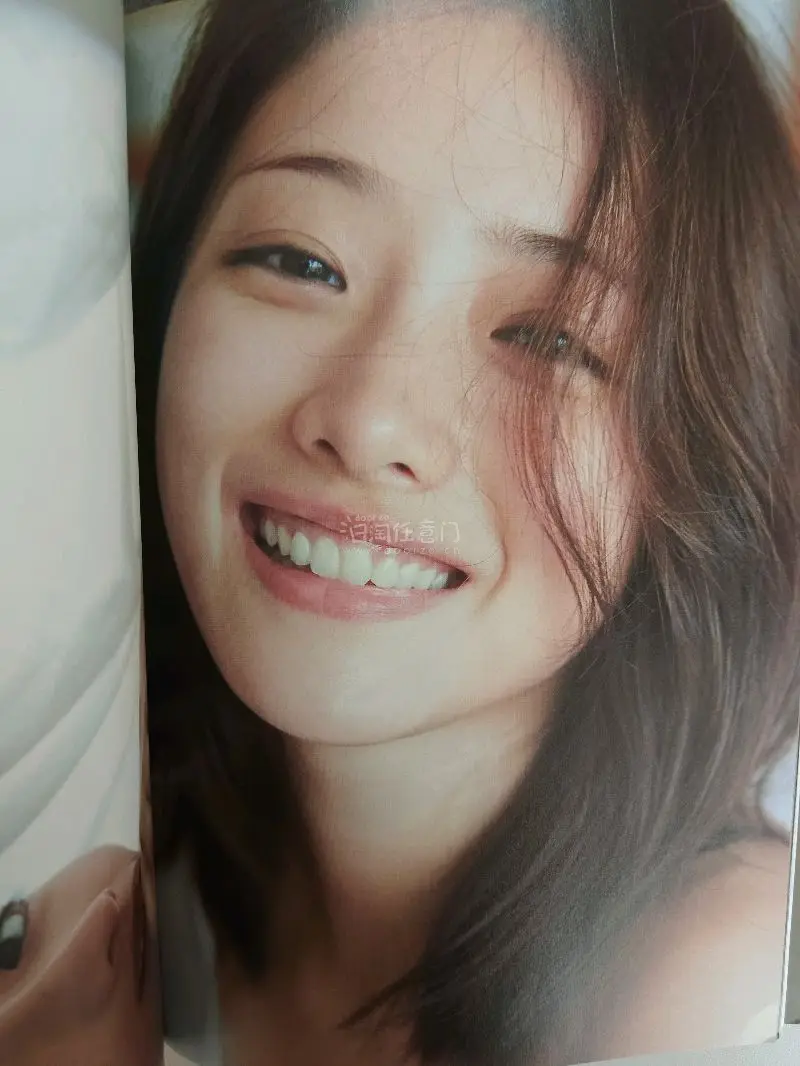 捡漏好价收了十元和竹犬的写真，走的竹蜻蜓专线运费才50，特别划算，而且一本是全新未拆封一本没有明显的瑕疵，比在其他平台收要便宜。本来还担心包装问题，但拿到手发现包装很牢固没有损坏，还用泡沫纸包了好几层。