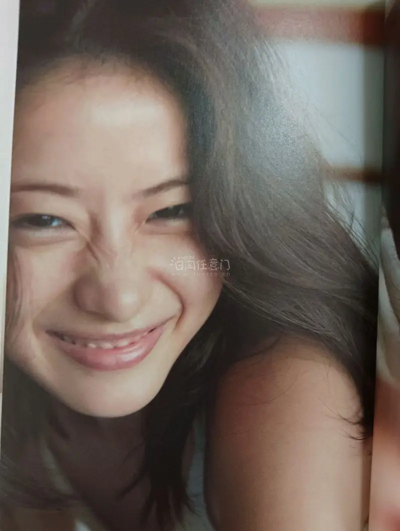 捡漏好价收了十元和竹犬的写真，走的竹蜻蜓专线运费才50，特别划算，而且一本是全新未拆封一本没有明显的瑕疵，比在其他平台收要便宜。本来还担心包装问题，但拿到手发现包装很牢固没有损坏，还用泡沫纸包了好几层。