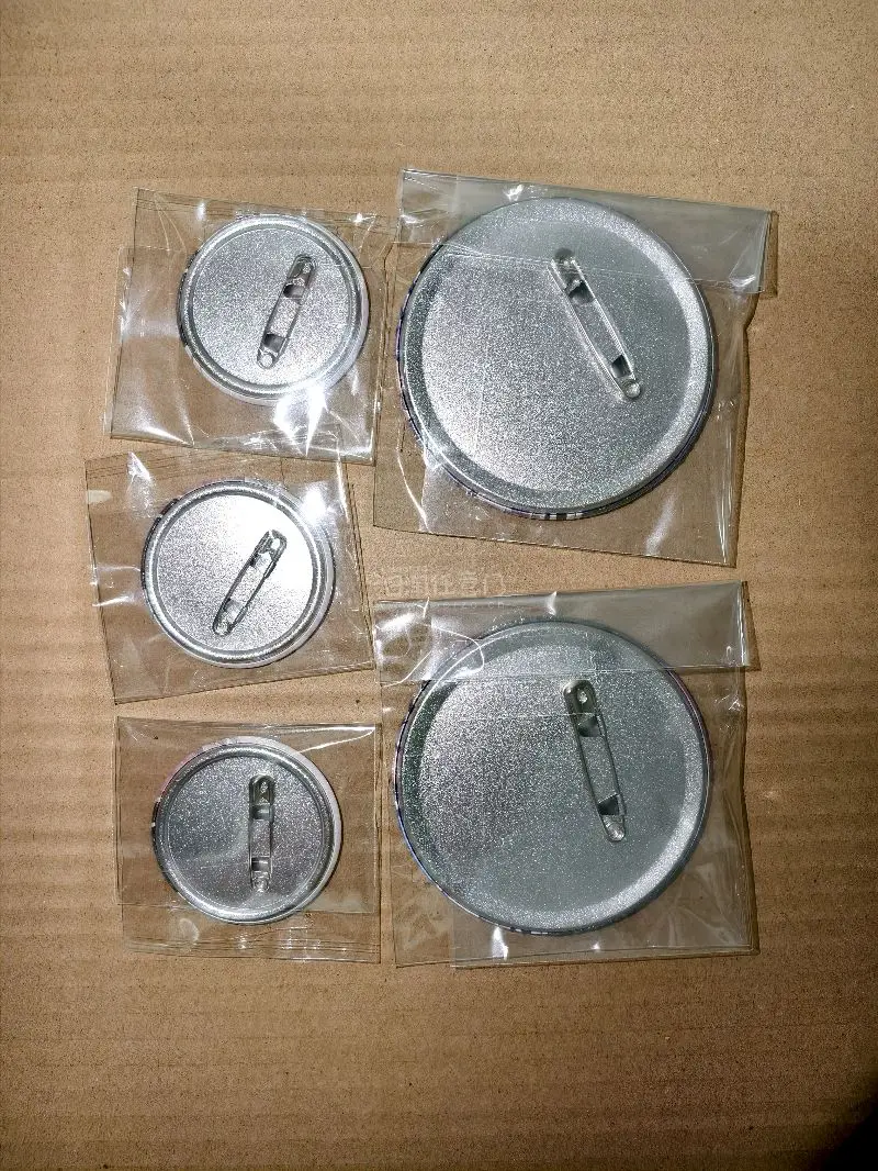 终于收到挖煤姬的谷子啦!包装超用心，气泡膜裹得很严实，吧唧、纸片全都完好，盒况完美没压痕。物流比预想快，清关顺利，品相超正，和图片一模一样，日淘挖煤就认准挖煤姬，强烈推荐!