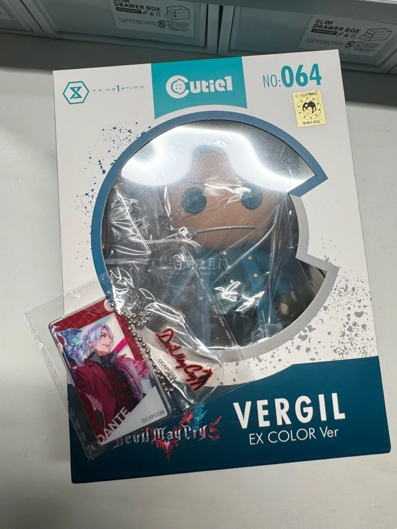 从上次第七次开始都是小盒子啦，模玩给我保护的很好！没有压坏。就是没想到但丁那个亚克力挂件真的好小一个，还没我掌心大哈哈。这次也运输的很快～