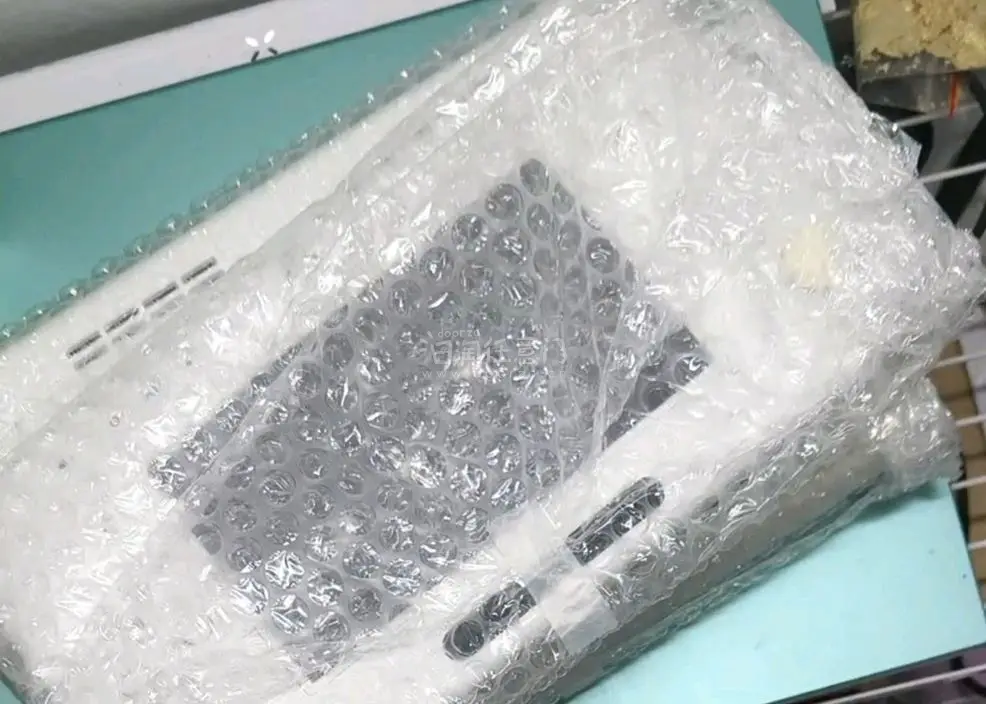 欢迎大家收看我的挖煤姬4月开箱。分享一下这个月我的春日好物，我买的wiiu游戏机。很适合在春日聚会分享给朋友一起玩，
 很不错的春日娱乐好物。也可以和朋友一起分享。这次买的主要是一些我一直很想玩的wiiu！！这次选择的是海运，总时长约20天，重量5300g