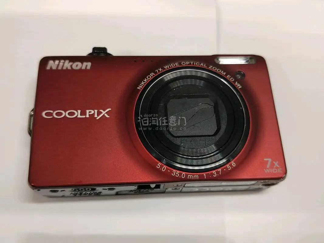 在挖煤姬到宝了！春日踏春的拍照快乐，是挖煤姬淘来的两台CCD给的！ 今年春天的出行，我带了两台从挖煤姬淘来的老相机——尼康S6000和卡西欧JE10，简直是为春日量身定做的宝藏单品！
  尼康S6000：氛围感复古担当 这台1420万像素的CCD卡片机，自带4倍光学...