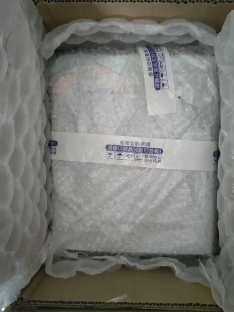 我不明白最近怎么老是压盒，唉，打包也很好啊，到底哪一步出问题了？希望下一盒不会被压了！保佑！！！祝我继续挖到更多好东西！物流再快一点吧！