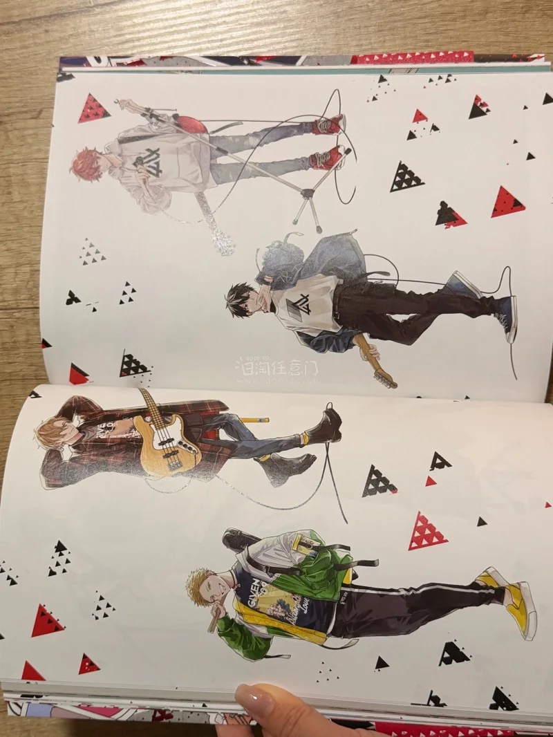 GIVEN的这个画集从一出荷，煤炉上就有人卖现货了，应该是A店最先有的现货，我在挖煤姬上就看到了，这个切回来的也是A店特典～怎么说呢特典确实有点拉…不过画集内页我很满意，看图片就知道啦～
现在基本上都有发煤炉优惠券，所以平台手续费都能给优惠掉～另外书籍类虽然有免税额...