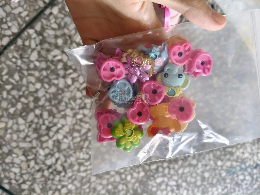 这次购买中古玩具体验超棒。质量好造型可爱，包装也严实无损。物流速度比预期快，清关高效，没让我等太久，下次还会用小挖切。ε٩(๑> ₃ <)۶з