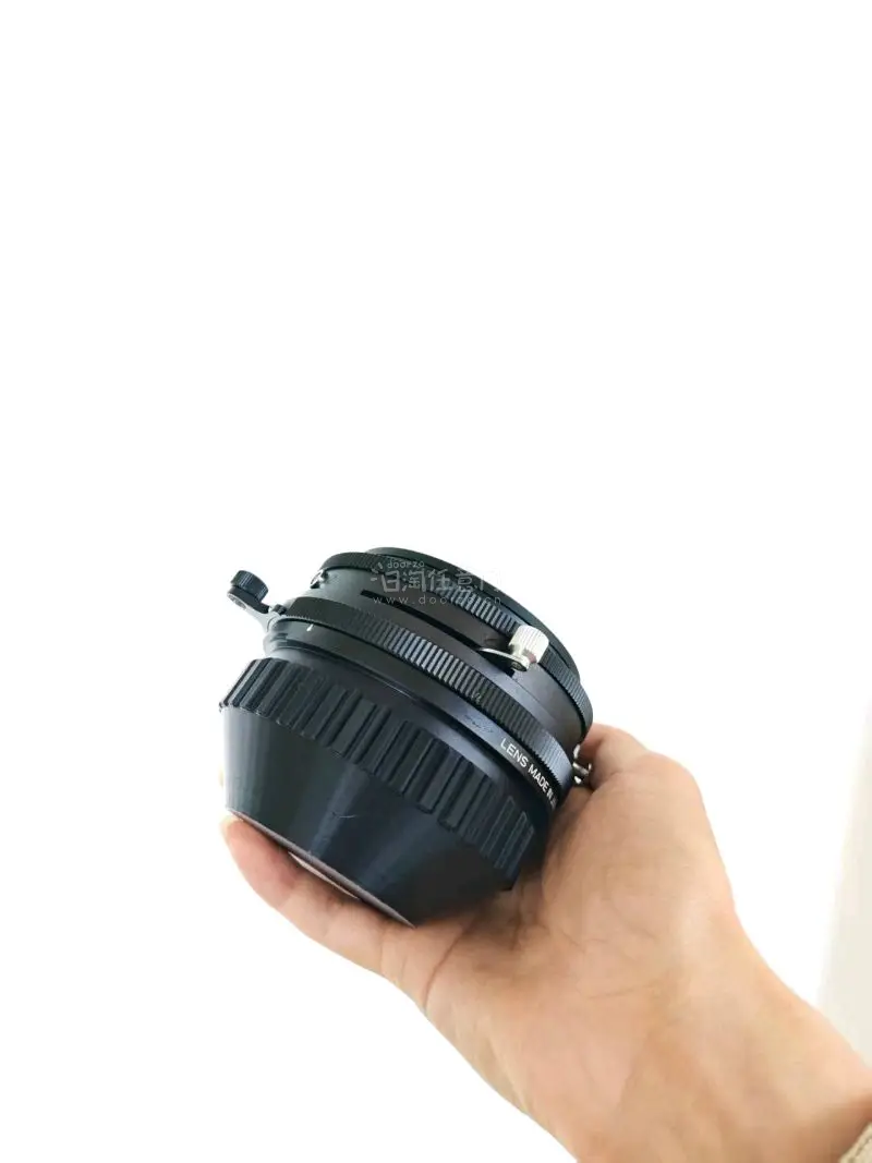 第一次用挖煤姬，就在煤炉上捡了一颗玛米亚新闻机的50mm镜头，通过竹蜻蜓plus回邮到国内，也仅花费一千元出头