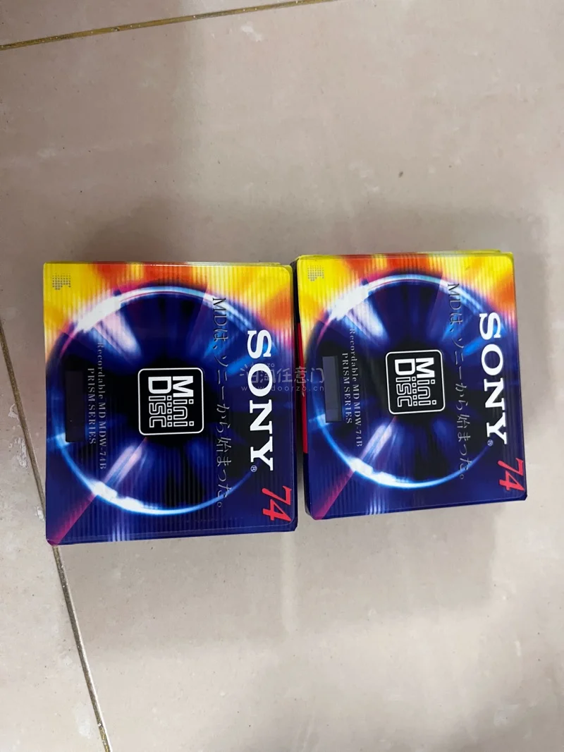 这次买入的是复古的迷你MD碟，用来听歌的，海运一个月终于到货，拿到手迫不及待开箱，商品完好无损，包装的非常完美，赶紧分享一波，感谢任意门！