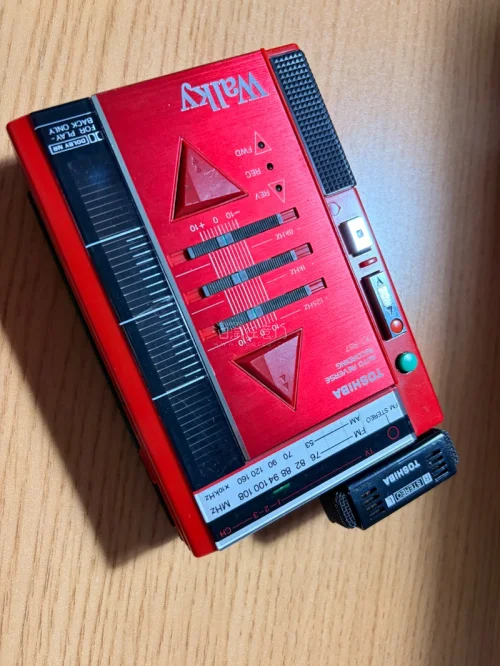 买到了心心念念的磁带机